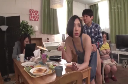 Cô em gái vú bự dẫn chịch trong khách sạn, Video xxx hot Canada